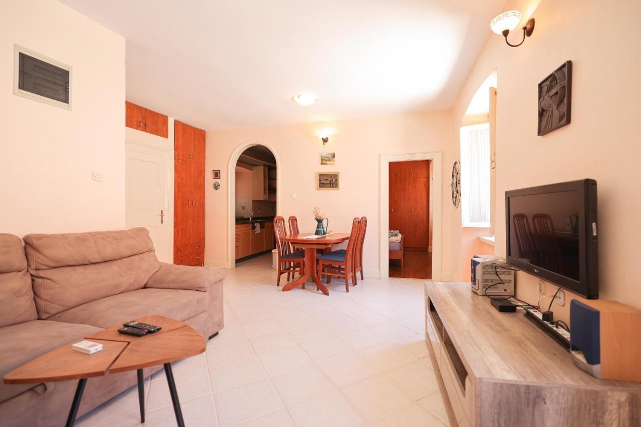 Two Bedroom Apartment In City Center Igor Zadar Exterior photo
