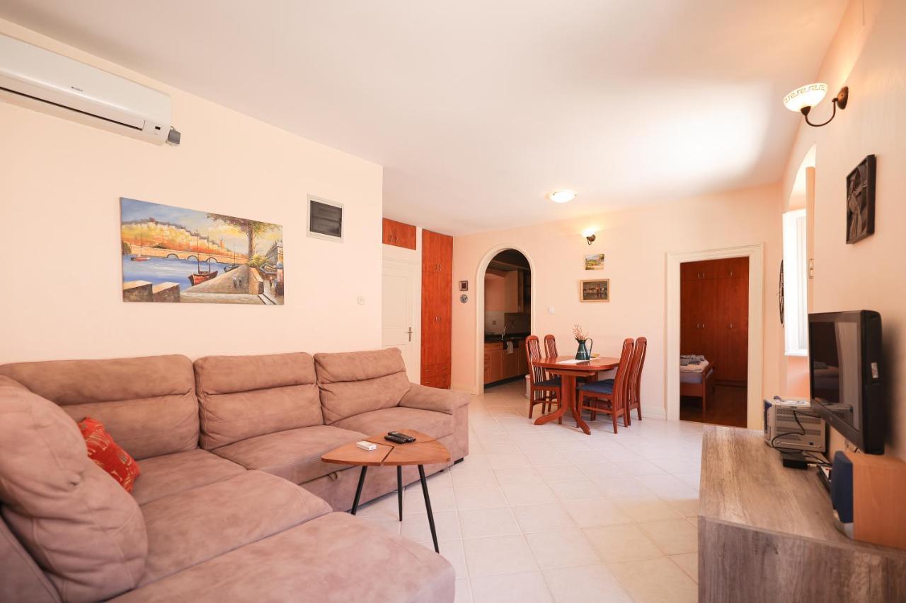 Two Bedroom Apartment In City Center Igor Zadar Exterior photo